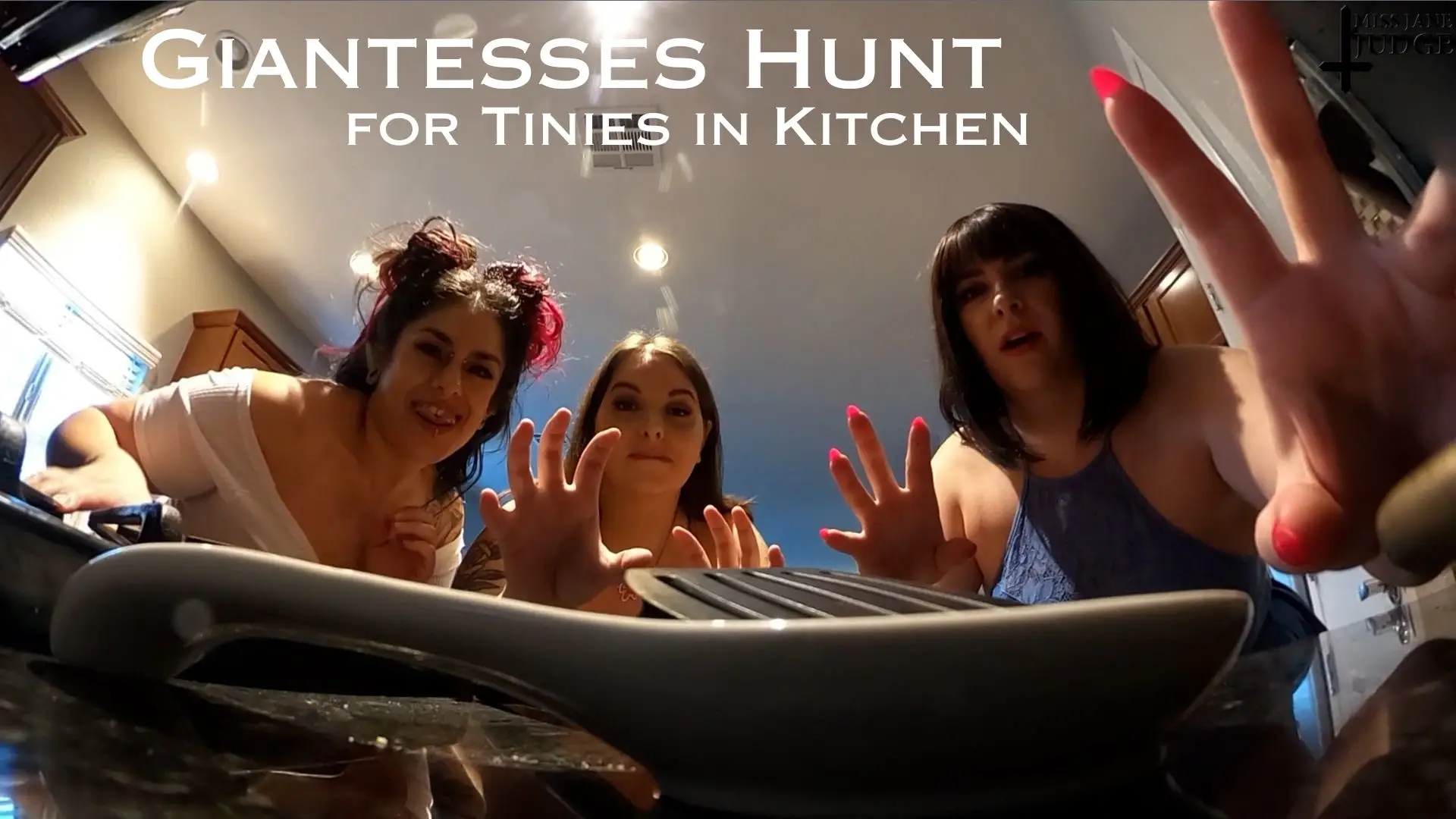 Giantesses Hunt for Tinies in Kitchen VR Adult Videos
