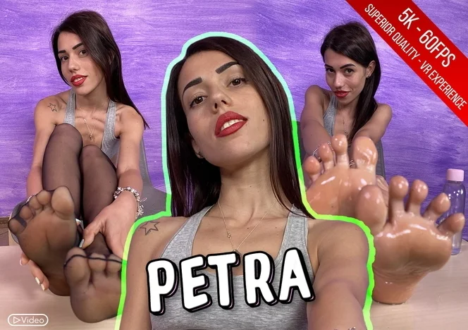 Sexy brunette Petra Pours Some Oil On Her Nylon-Clad Feet VR Adult Videos