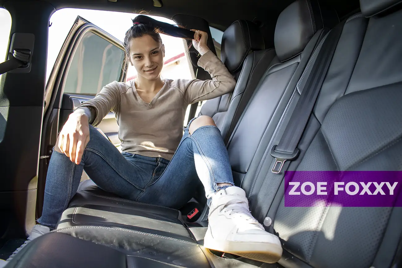 Zoe Foxxy - Brunette teen backseat fucking VR Adult Videos